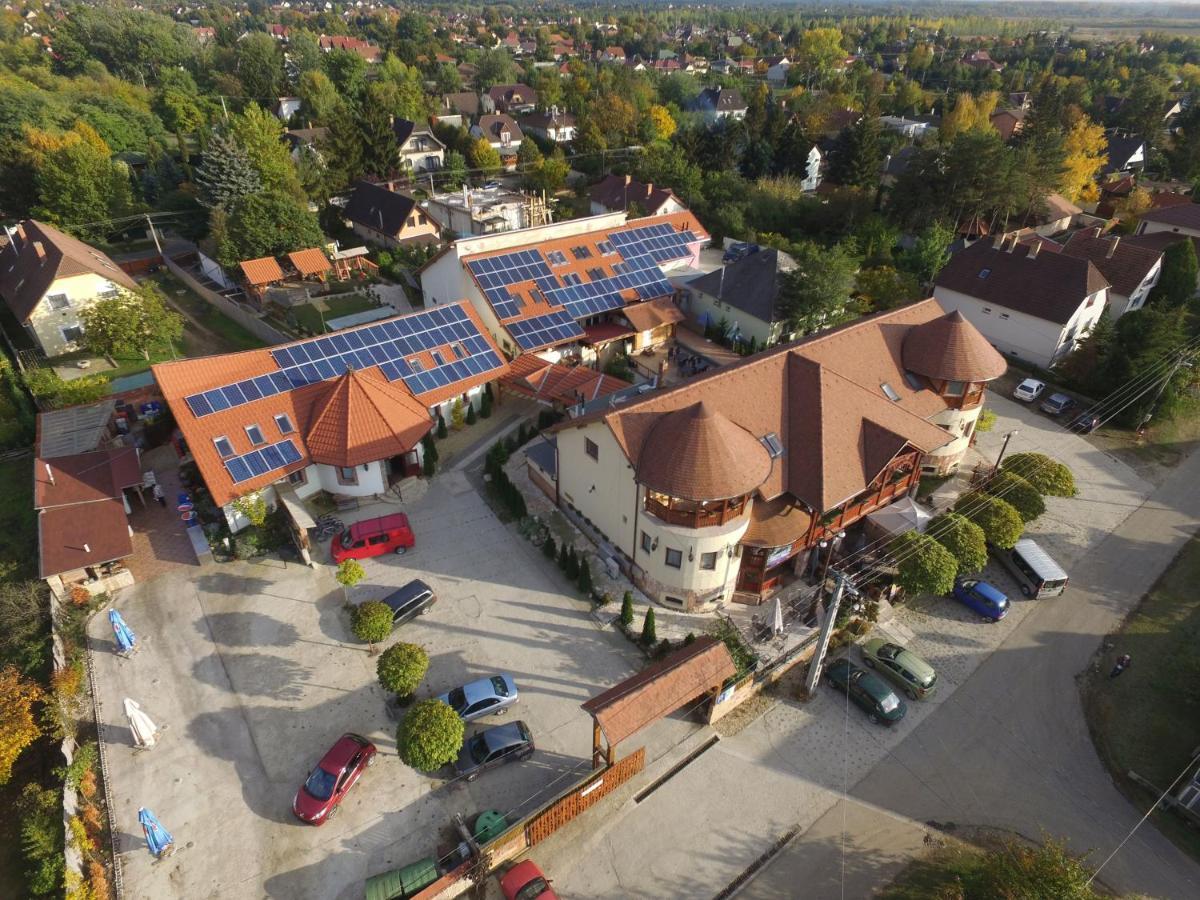 Nyilas Fogado Hotel Mestecǎneşti Exterior foto