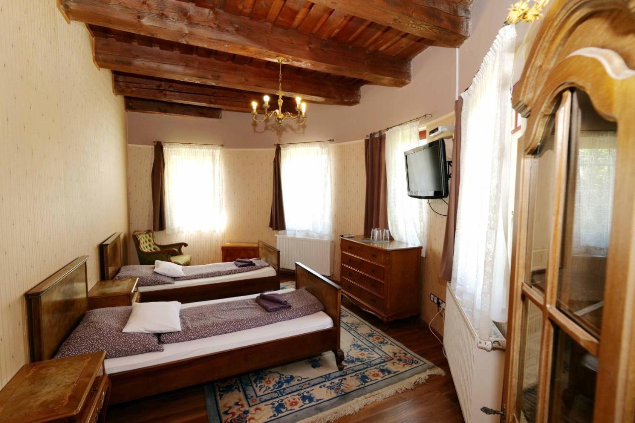 Nyilas Fogado Hotel Mestecǎneşti Exterior foto