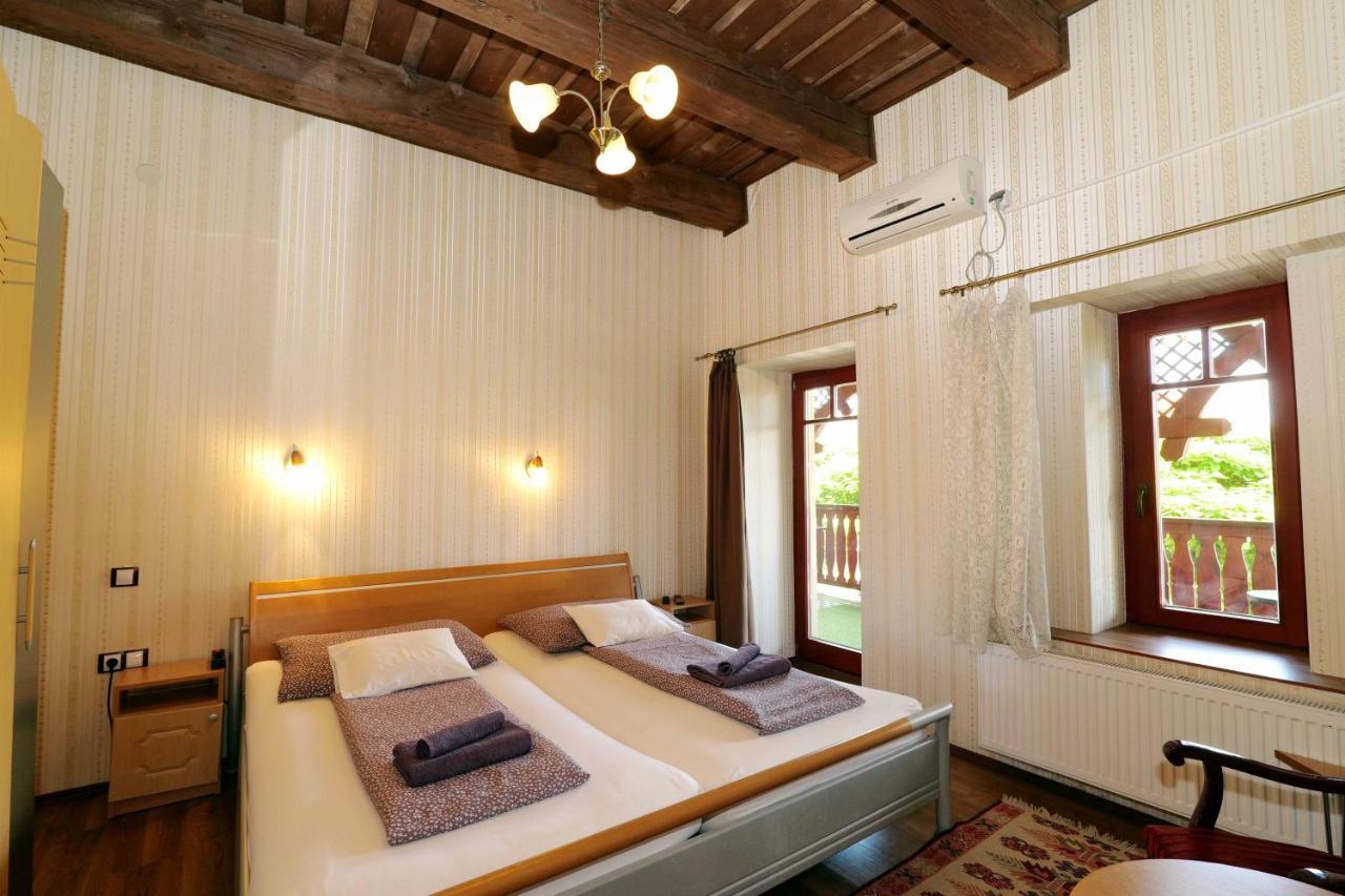 Nyilas Fogado Hotel Mestecǎneşti Exterior foto