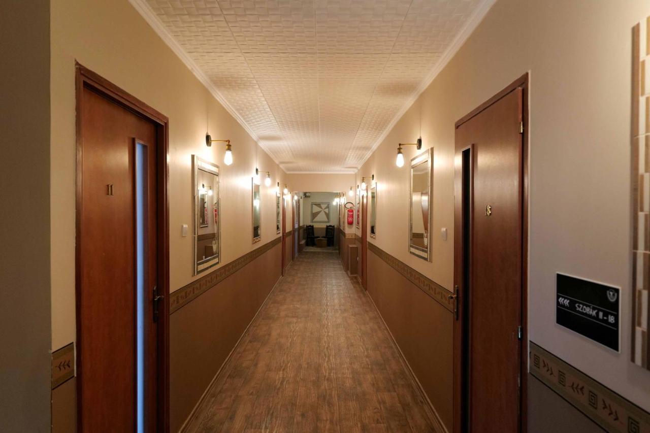 Nyilas Fogado Hotel Mestecǎneşti Exterior foto