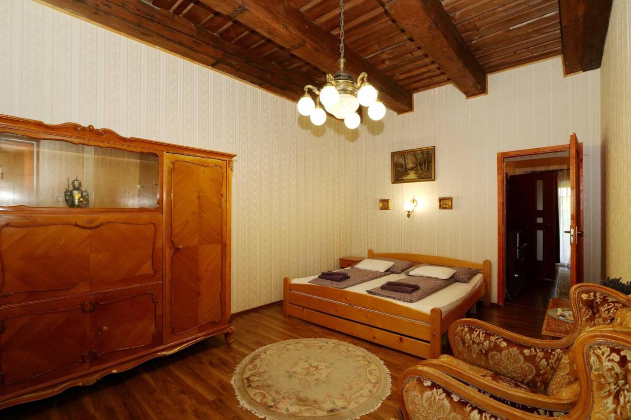 Nyilas Fogado Hotel Mestecǎneşti Exterior foto